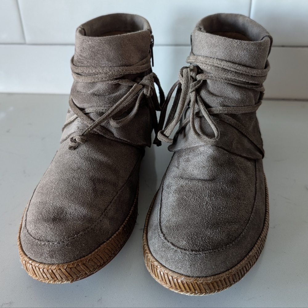 UGG Reid Moccasin Suede Grey Ankle Boots Side Zip Size US 9